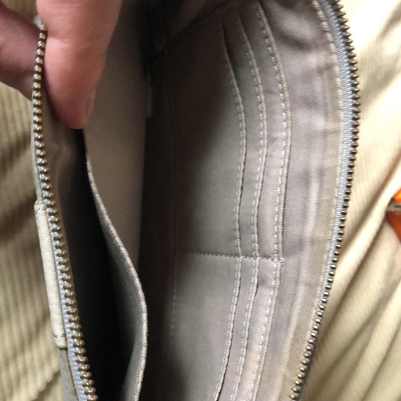 Fossil Large Wristlet - Picture 9 of 11